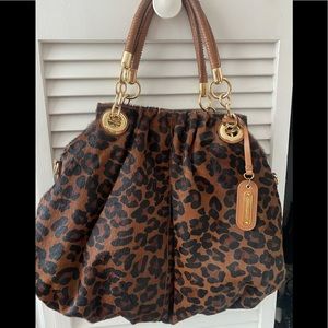 Cynthia Rowley Leopard Hobo bag, in great condition